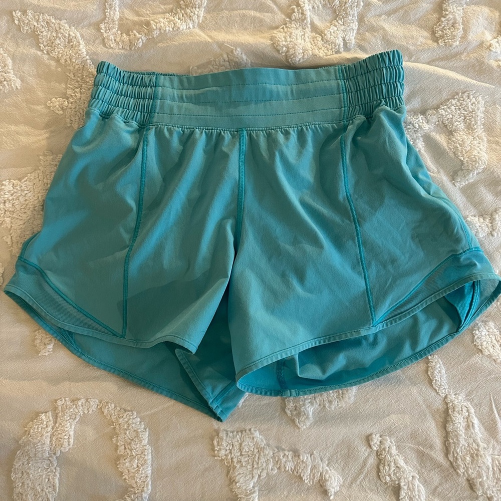 Lululemon “hotty hot” 4” shorts. Sz6 blue